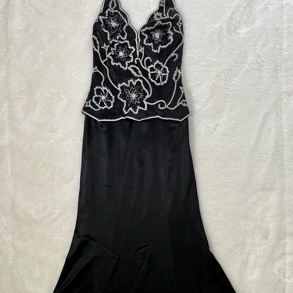 Bob Mackie long elegant gown - Picture 2 of 9